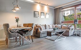 La Bagatelle By Baltica Apartments + Parking